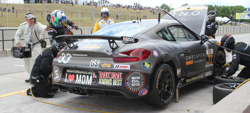 Illustration for article titled A Close-Up Look At All Of The Crazy Action In A Routine Sportscar Pit Stop